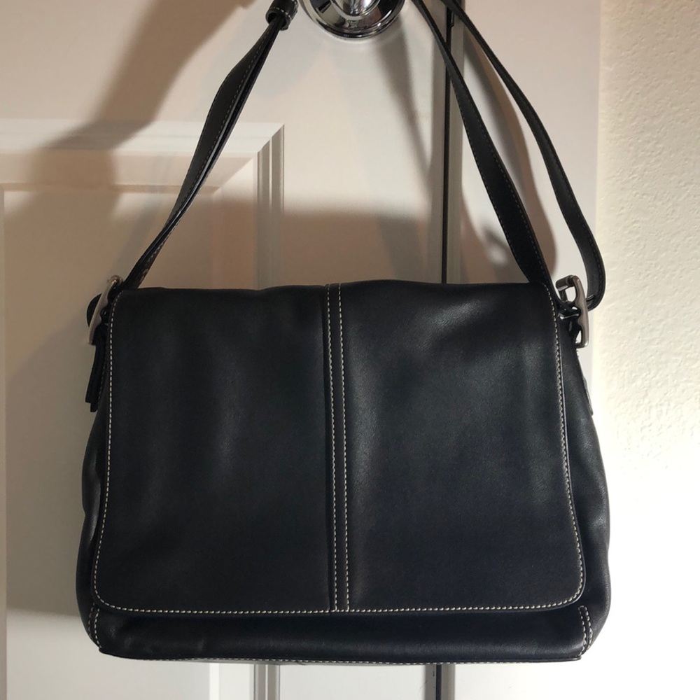 Coach leather shoulder bag with adjustable strap